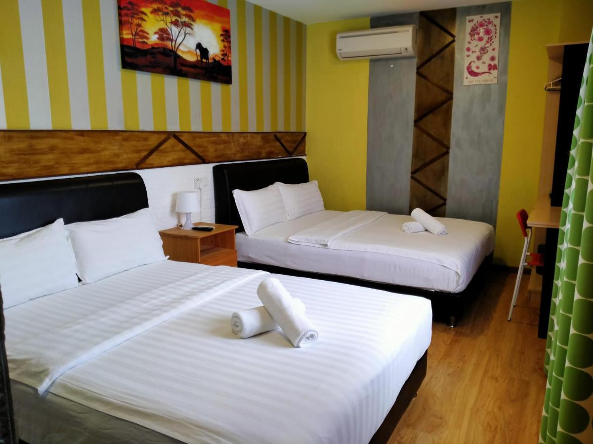 Hotel Zamburger Enstek Sepang Eksteriør billede