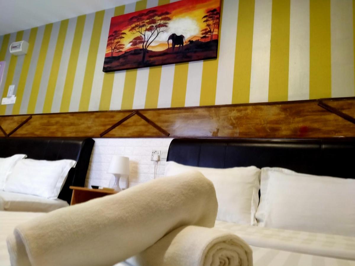Hotel Zamburger Enstek Sepang Eksteriør billede